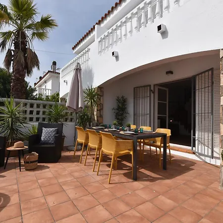 Villa Beautiful Near Riells